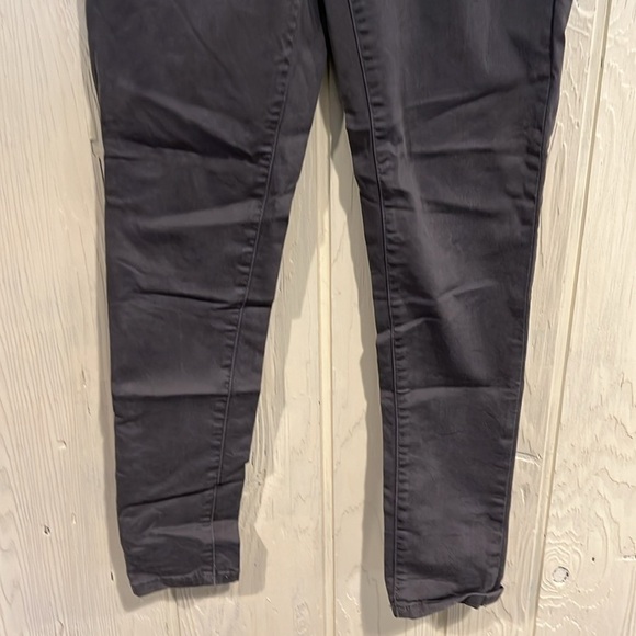 LULAROE Stretchy SKINNY Grey JEANS. Size 26 - Picture 3 of 10